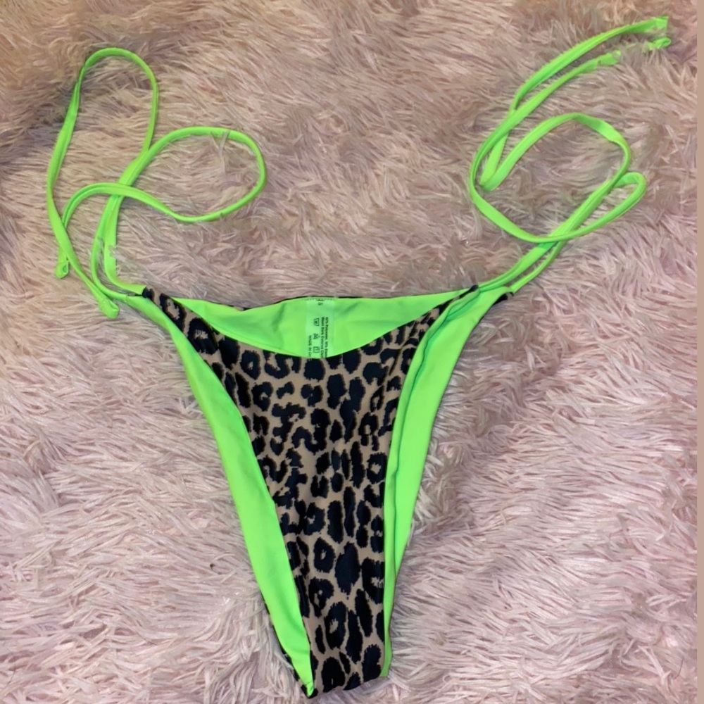Bikini bottoms